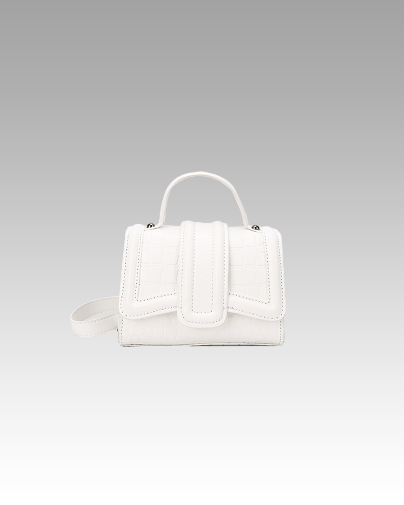 Sac à main blanc pour femmes, le charme intemporel du modèle Everly de la boutique Izamel.