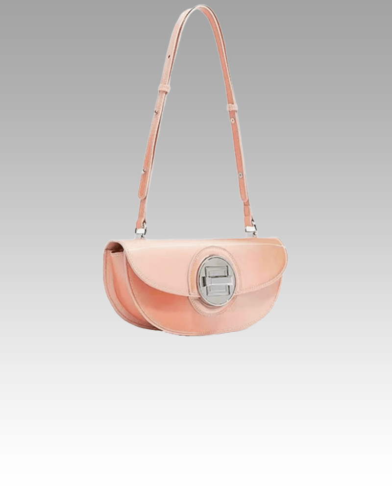 Sac à main d'épaule Victoria saumon pour femme par Izamel - Accessoire de mode raffiné pour un look sophistiqué.