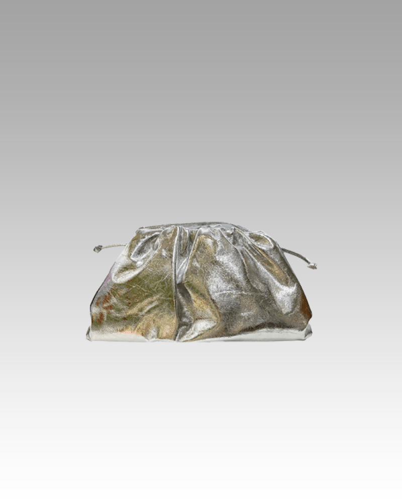 Ava sac à main similicuir argenté - Disponible chez Izamel Boutique, femmes élégantes faisant leurs achats.