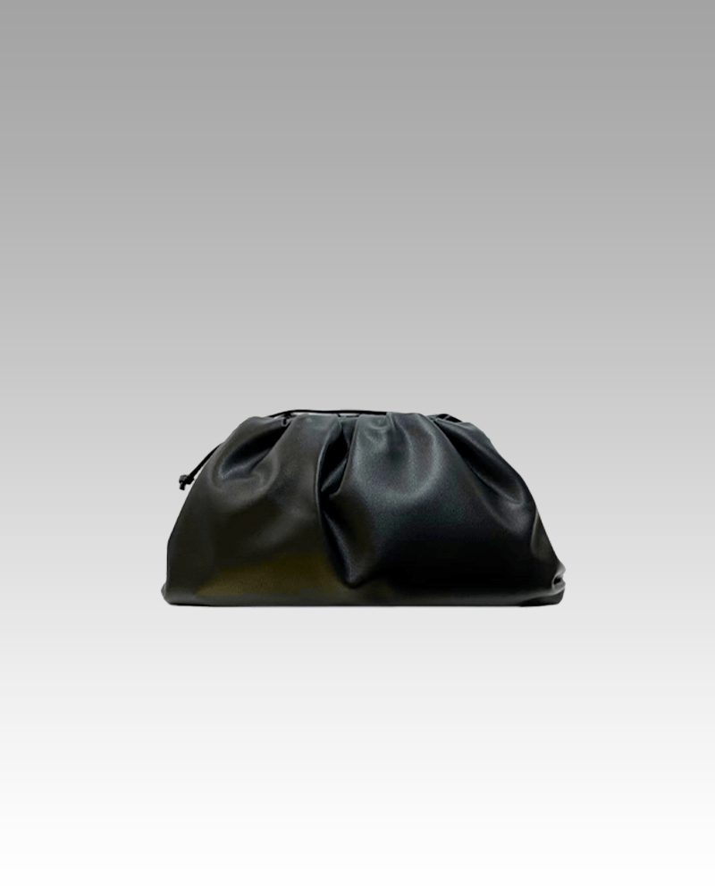 Ava sac à main similicuir noir - Disponible chez Izamel Boutique, femmes élégantes faisant leurs achats.