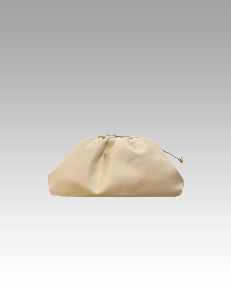 Ava sac à main similicuir nude - Disponible chez Izamel Boutique, femmes élégantes faisant leurs achats.
