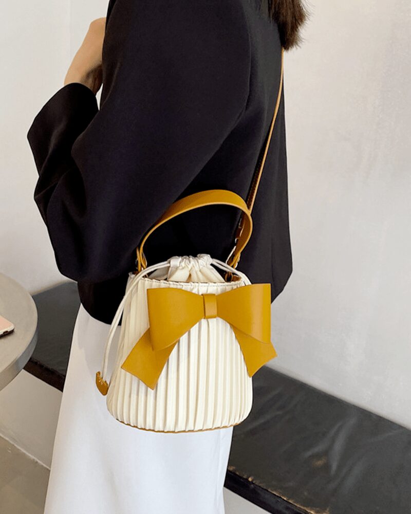 Sac à main Alexia blanc - Accessoire élégant porté sur l'épaule pour femmes chez Izamel.