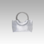 Découvrez le raffinement absolu du sac à main Myriam en satin argenté, une création exclusive de la boutique Izamel.
