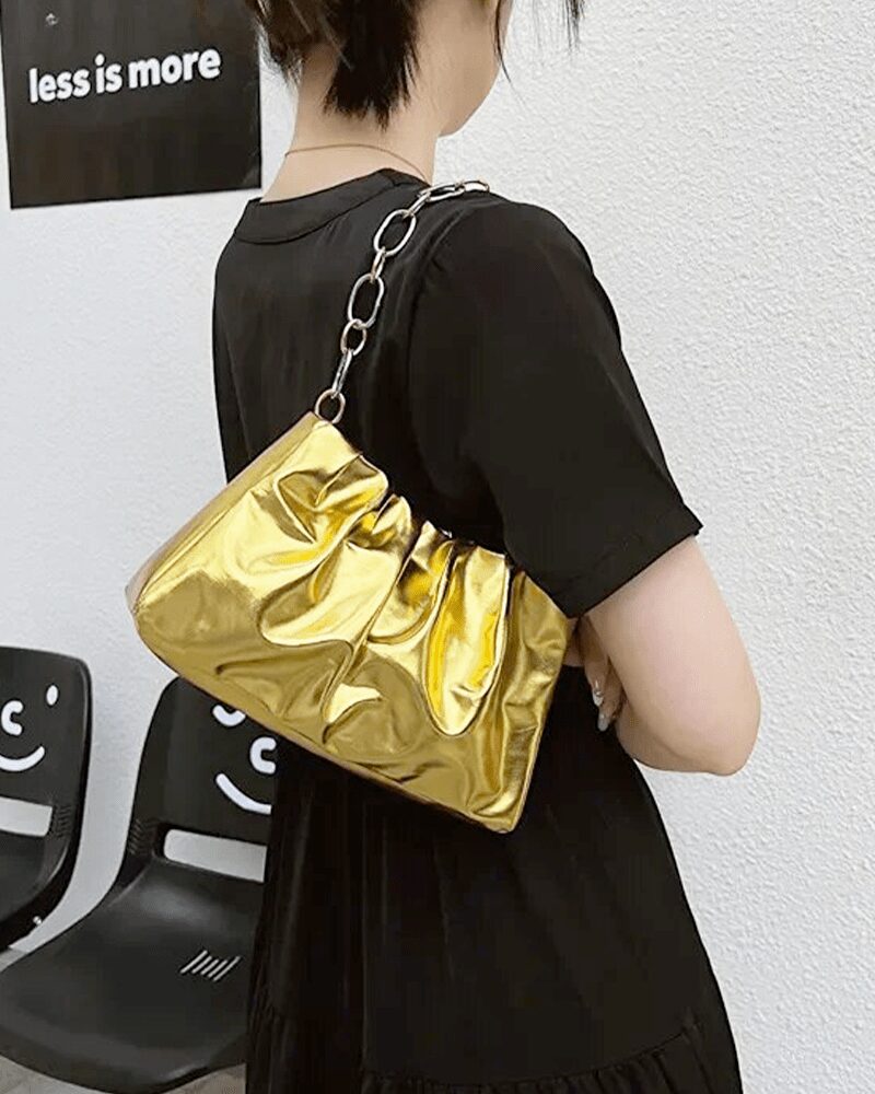 Siham sac à main d'épaule plissé doré - Accessoire chic pour femmes portant à l'épaule.