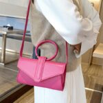 Jasmine sac à main similicuir rouge foncé - Accessoire chic pour femmes portant à l'épaule.