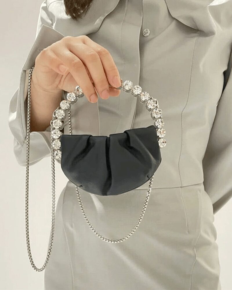 Sac à main similicuir noir avec poignée strass - L'essence du chic pour les femmes élégantes.