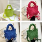 Découvrez la diversité de la collection Daisy Sac à Main Fourre-Tout en Velours Côtelé, offrant une palette étendue de couleurs variées pour compléter votre look avec style et élégance.