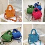 Découvrez la diversité chromatique de la collection Daisy Sac à Main Fourre-Tout en Velours Côtelé, offrant une gamme variée de couleurs éclatantes pour s'adapter à toutes les occasions.