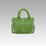 Découvrez le Daisy Sac à Main Fourre-Tout en Velours Côtelé Vert chez Izamel, un accessoire de mode qui allie sophistication et couleur vibrante, créant un look élégant pour les femmes modernes.