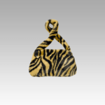 Sac à main motif zèbre caramel Jamie en peluche, un accessoire chic pour femmes disponible chez Izamel.