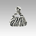 Sac à main Jamie motif zèbre en peluche, un accessoire tendance pour femmes disponible chez Izamel.