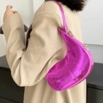Sac à main Sara rose vernis motif crocodile femme.