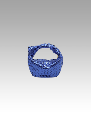 Sonia-sac-à-main-tissé-bleu-femme-boutique-izamel Sac à main Sonia bleu tissé pour femme, une pièce élégante pour compléter votre look. Disponible chez Izamel, votre destination mode de confiance.