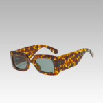 Élégance rétro avec les lunettes de soleil léopard vintage, une touche de style intemporel par Izamel.
