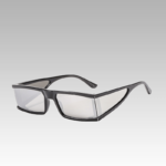 Lunettes de soleil Blake gris et noir streetwear Blake avec protection UV400, portées par une femme, disponibles chez Izamel.