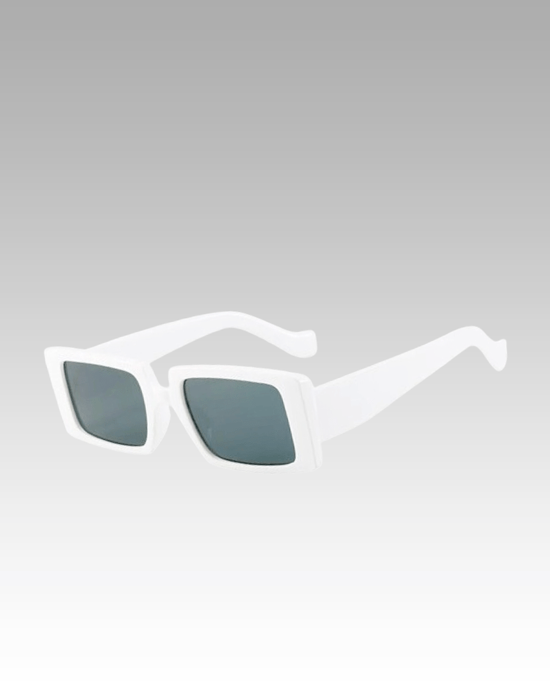 Lunettes de soleil blanches Célia pour femme, alliant style branché et protection UV400, disponibles chez Izamel.