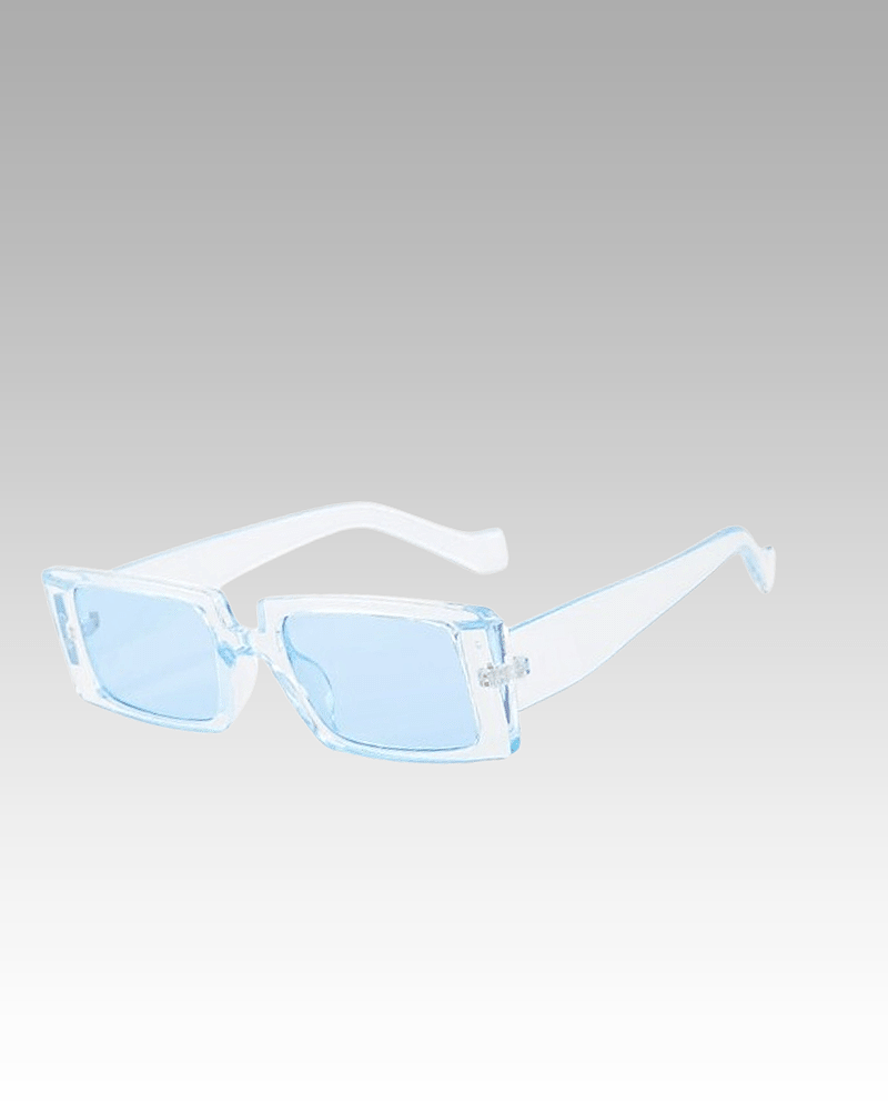 Lunettes de soleil Célia bleu pour femme, chic et protectrices avec un indice UV400, proposées par la boutique Izamel."