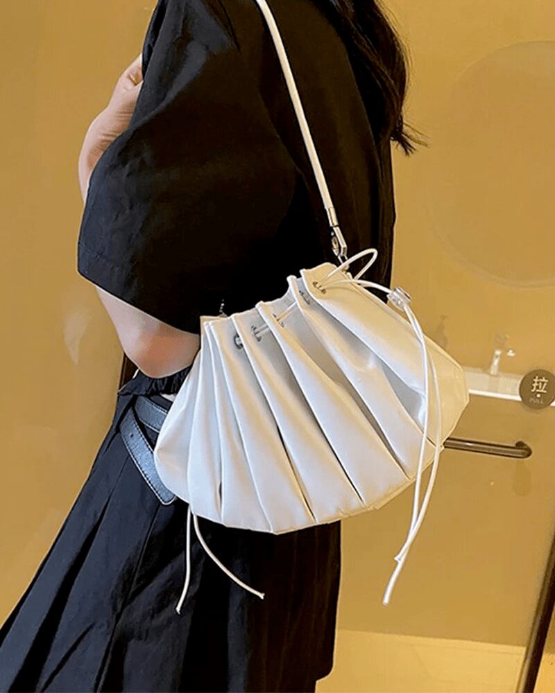 Chloé sac à bandoulière blanc en similicuir plissé, accessoire élégant pour femme.