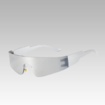 Lunettes de soleil argentées Kyle, accessoire de style streetwear avec protection UV400 pour femmes, disponibles chez Izamel."