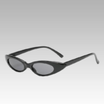 Lunettes de soleil rétro noires Livia avec protection UV400 pour femme, disponibles chez Izamel.
