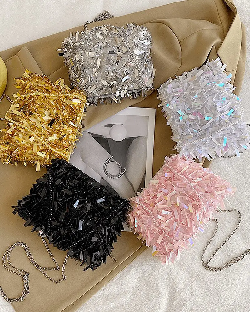 Sac à bandoulière Mandy à paillettes, offrant un éventail de couleurs pour tous les goûts et les styles.