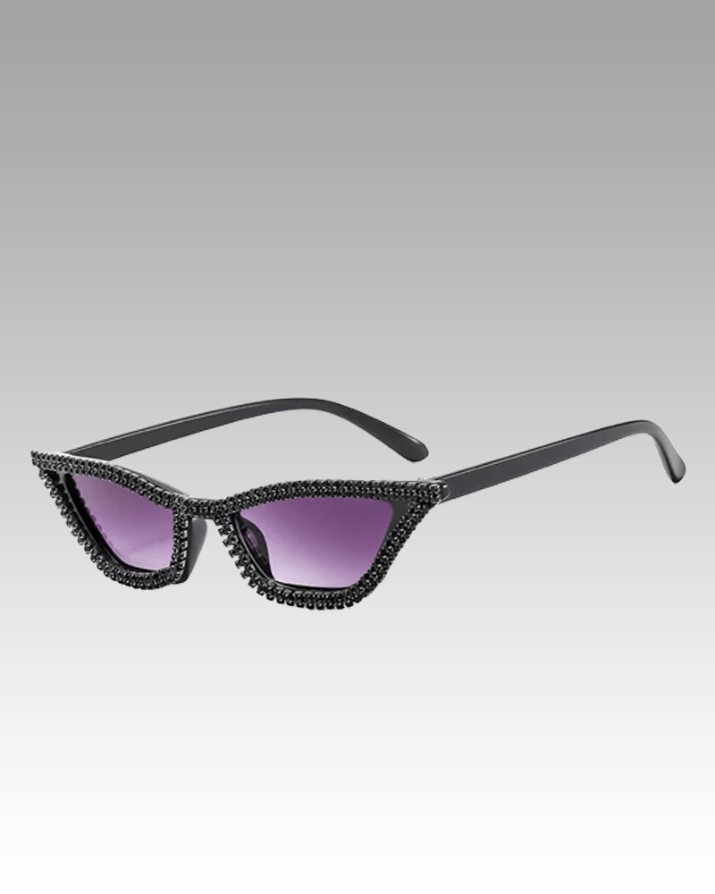 Lunettes de soleil Naomie noir et violet avec strass et protection UV400 pour femme, disponibles chez Izamel.