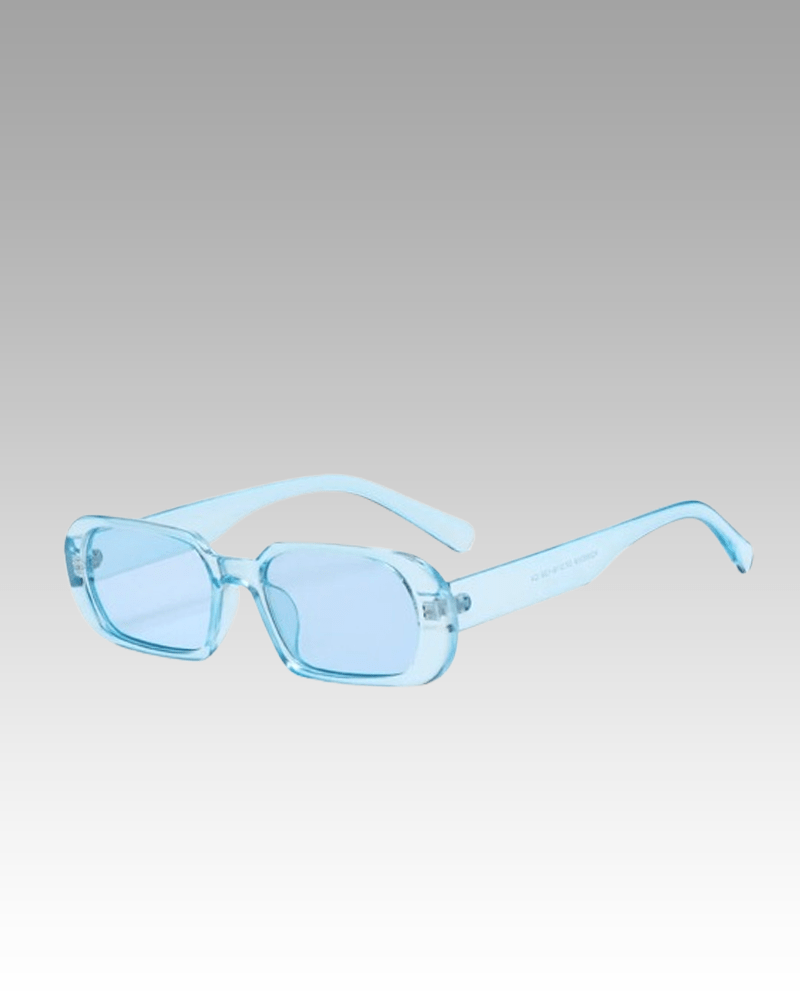 Lunettes de soleil 'Noémie' bleu clair pour femme, avec protection UV400, disponibles chez Izamel.