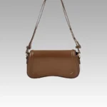 Sac à main Lina en similicuir marron pour femmes, disponible chez Boutique Izamel.